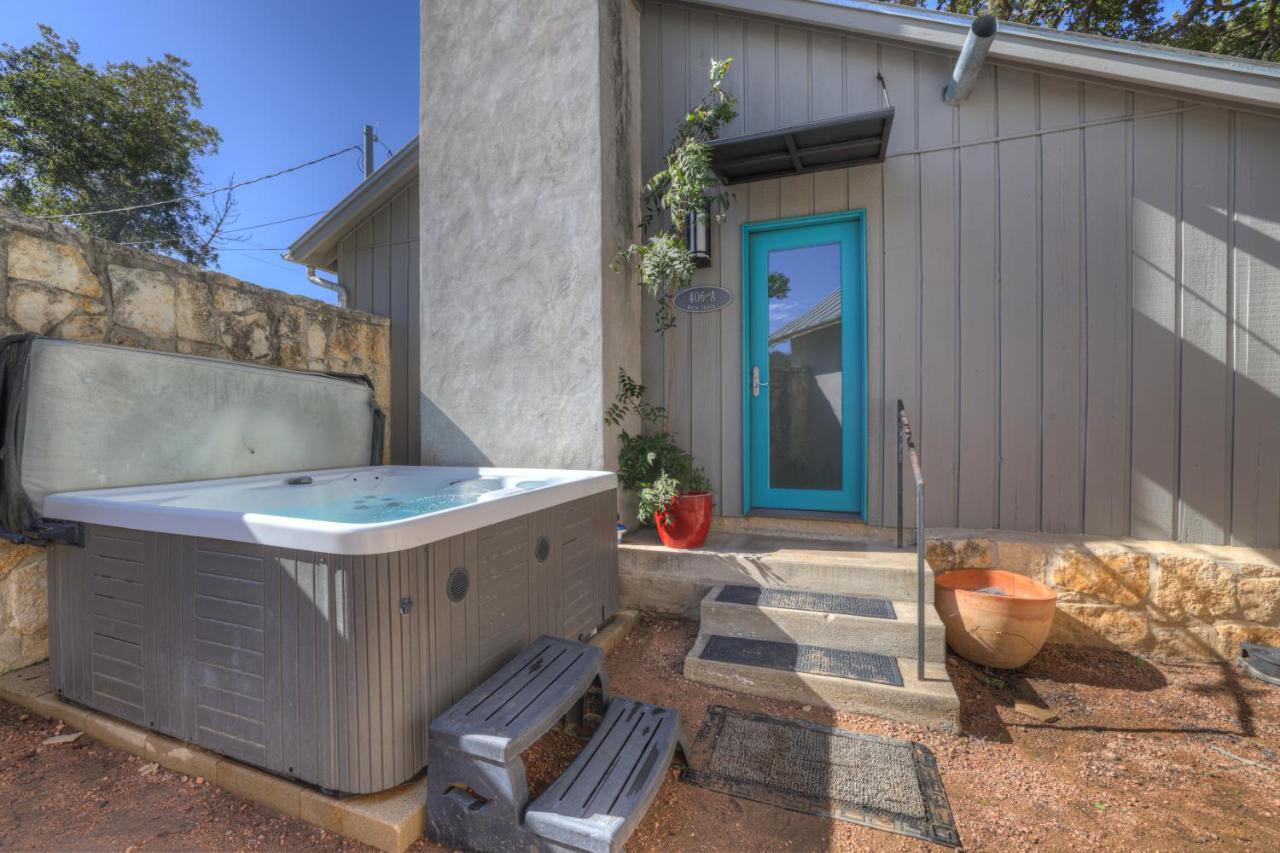 406 Lodge-A: Hot-Tub & 2 Blks To Main St Fredericksburg Exterior foto